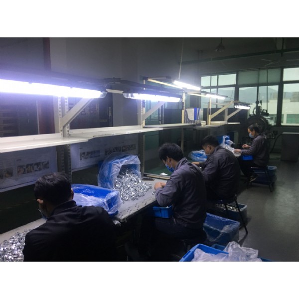 積極戰(zhàn)“疫”，努力協(xié)調(diào)。